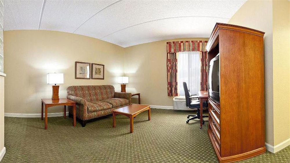 Holiday Inn Express Hotel & Suites Conover - Hickory Area By Ihg Екстер'єр фото