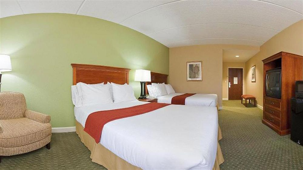Holiday Inn Express Hotel & Suites Conover - Hickory Area By Ihg Екстер'єр фото