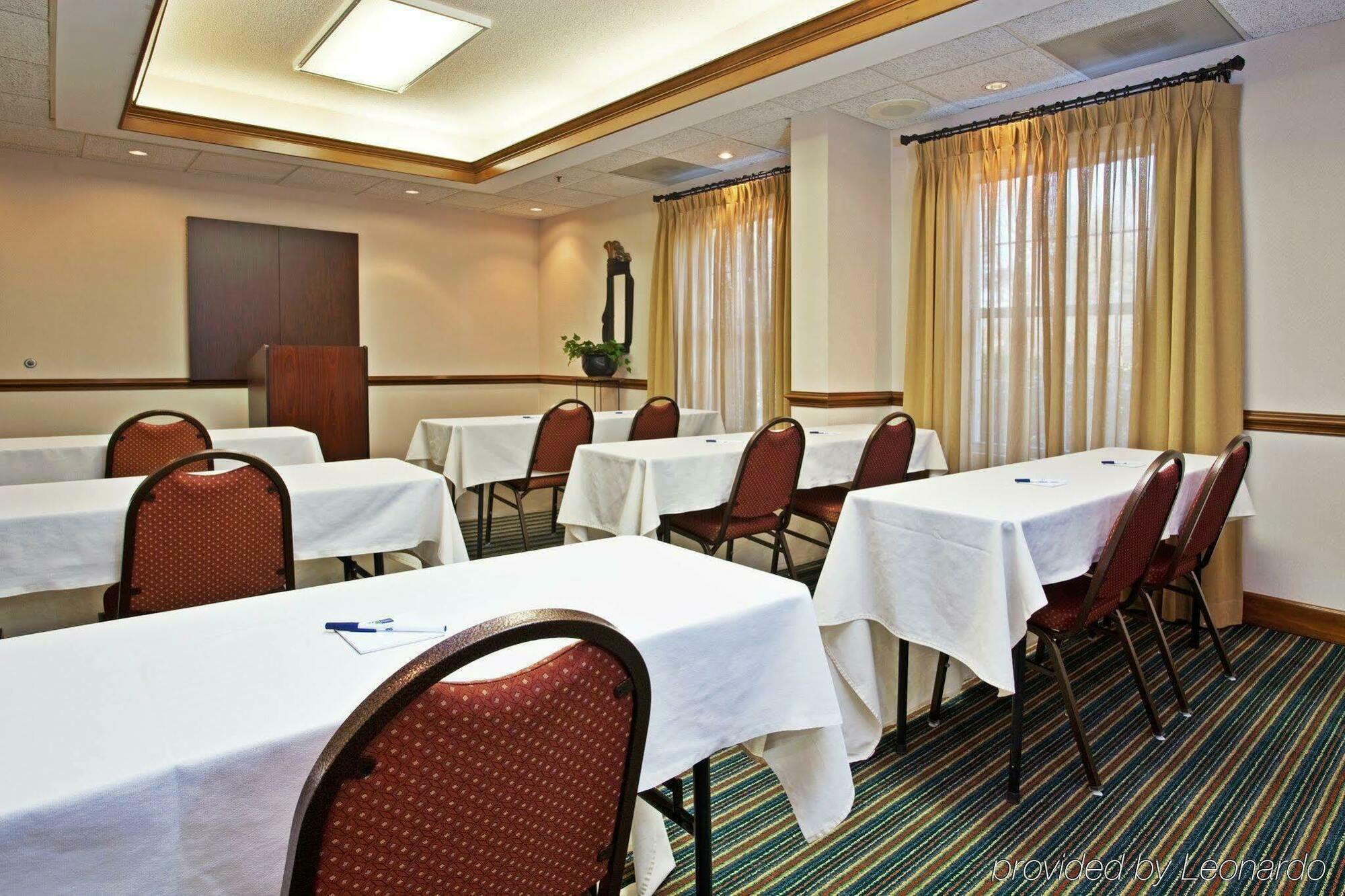 Holiday Inn Express Hotel & Suites Conover - Hickory Area By Ihg Екстер'єр фото